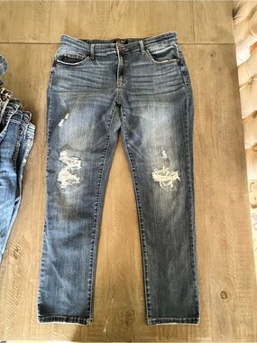 Judy Blue Distressed Boyfriend Relaxed Size 15/32
